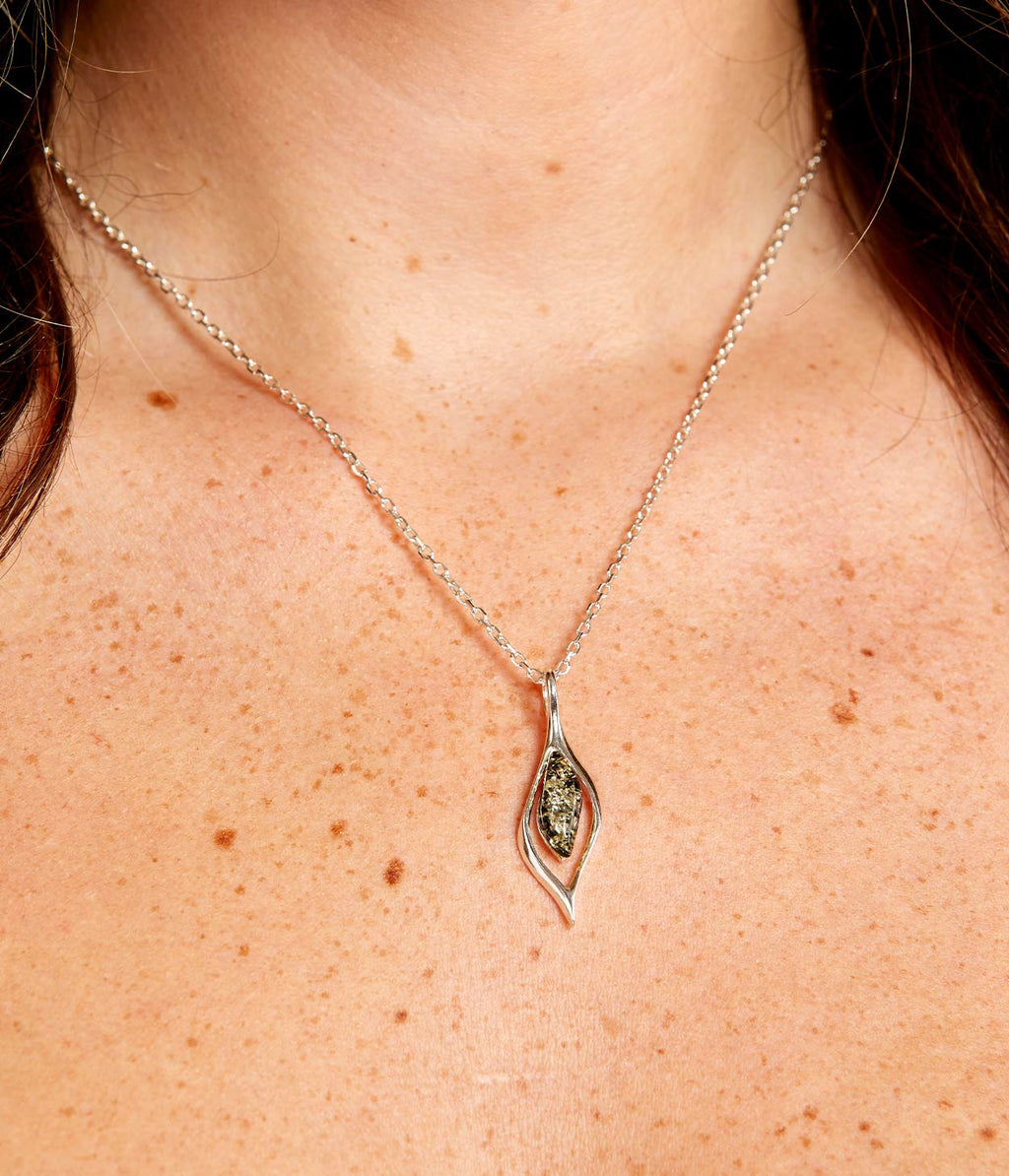 Pendentif gouttelette ambre vert