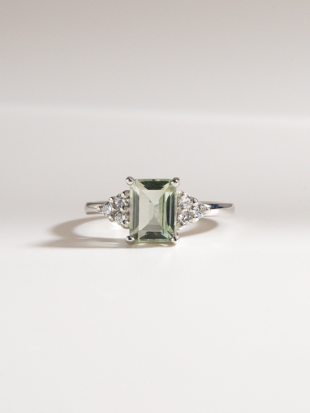Bague en améthyste verte taille émeraude en argent sterling