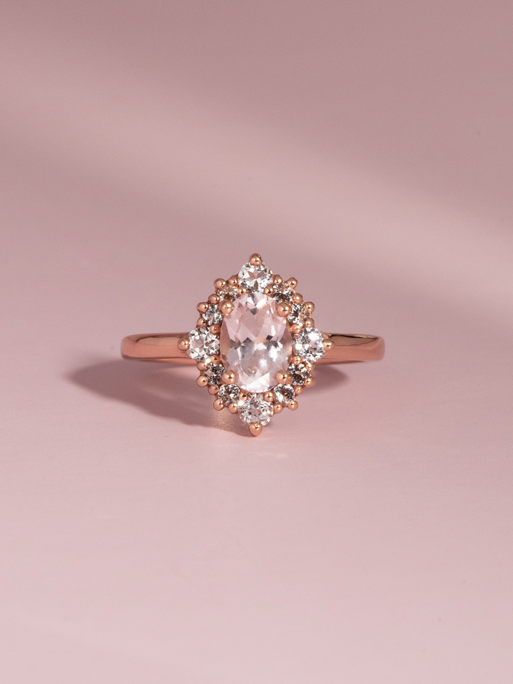 Bague auréole en morganite rose en vermeil rose 18 carats