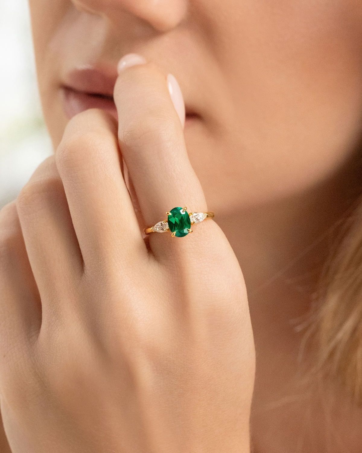 Bague de fiançailles à trois pierres ovale émeraude en Vermeil Or 18 carats