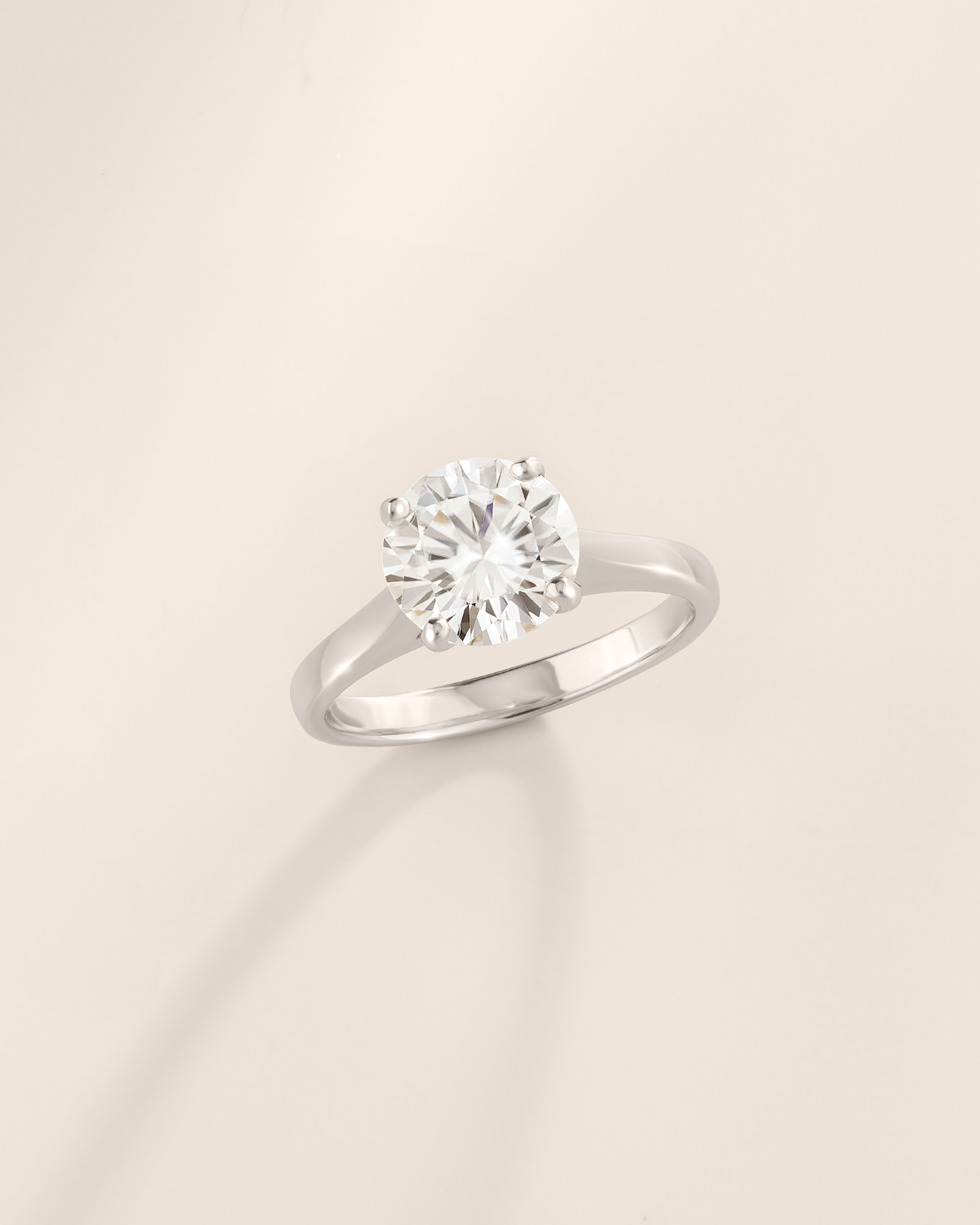 Bague de fiançailles solitaire moissanite ronde 2 carats en argent sterling