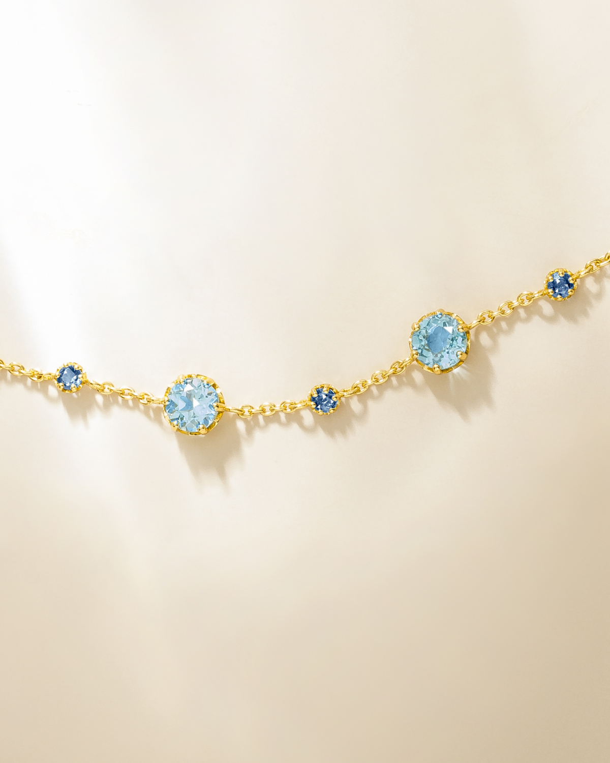 Bracelet saphir bleu et topaze bleue en vermeil or 18 carats