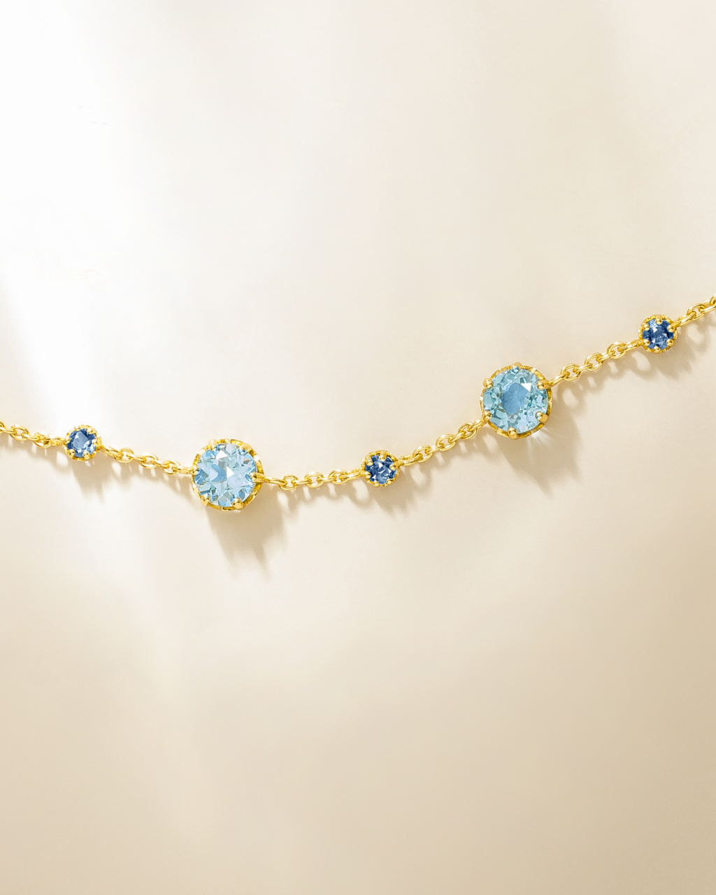 Parure de bijoux Saphir Bleu et Topaze Bleue en Vermeil Or 18 carats