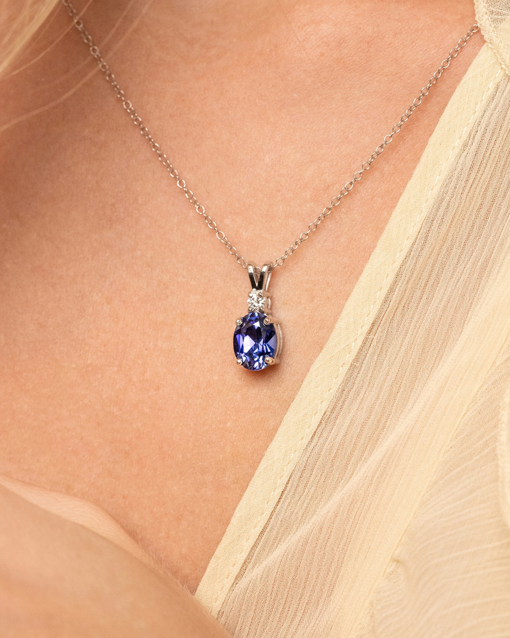 Pendentif saphir bleu en argent sterling