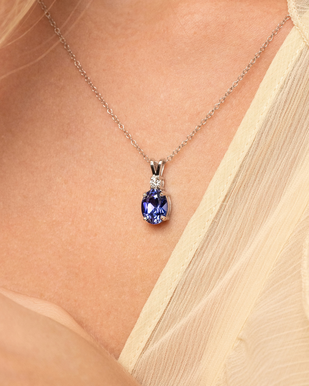 Pendentif saphir bleu en argent sterling