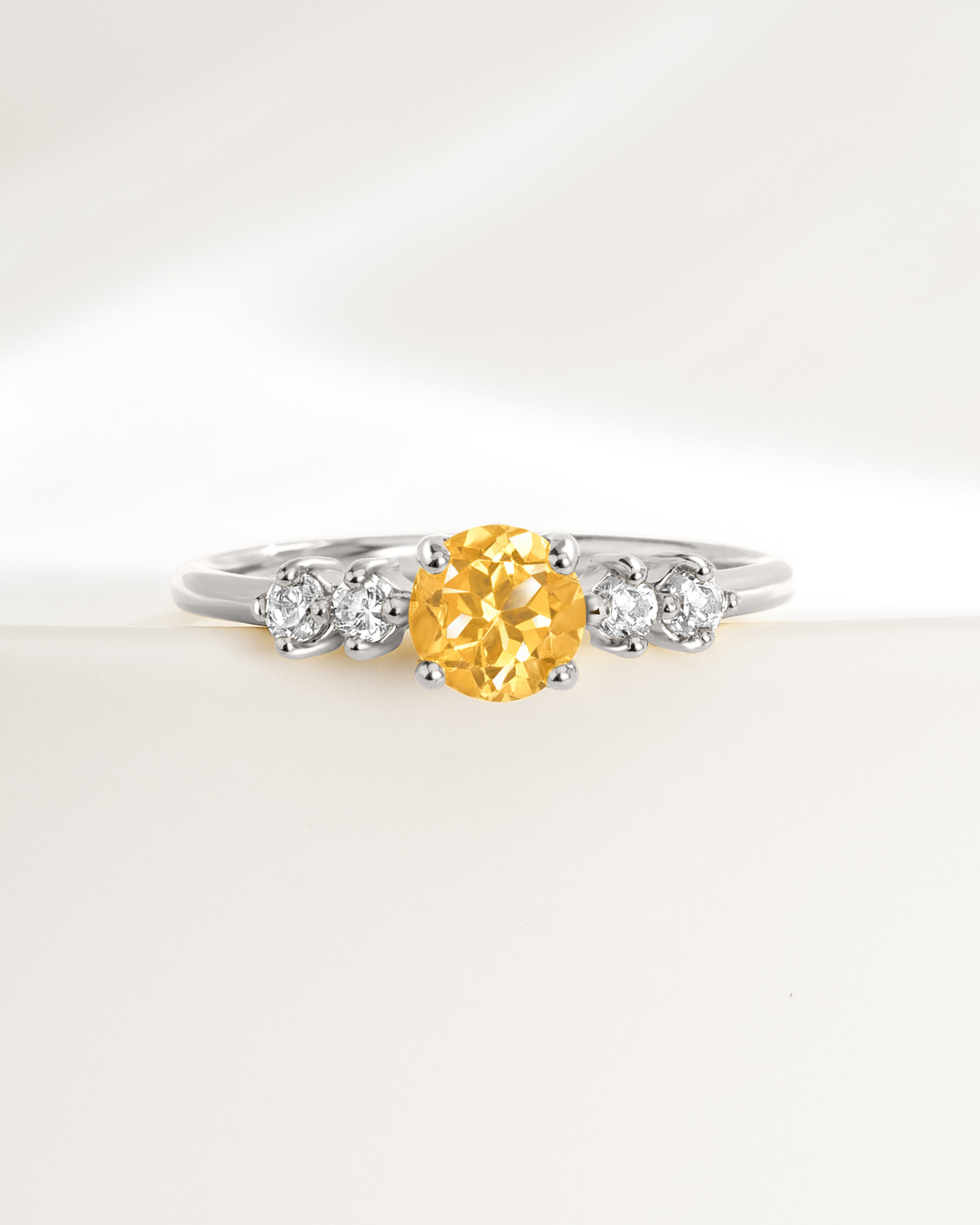 Bague en argent sterling avec cinq citrines
