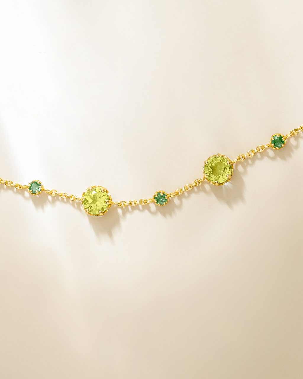 Parure de bijoux émeraude et péridot en vermeil d'or 18 carats