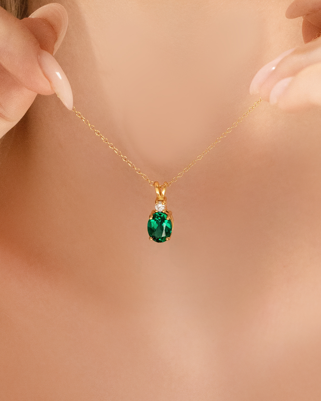 Collier pendentif émeraude en vermeil d'or 18 carats