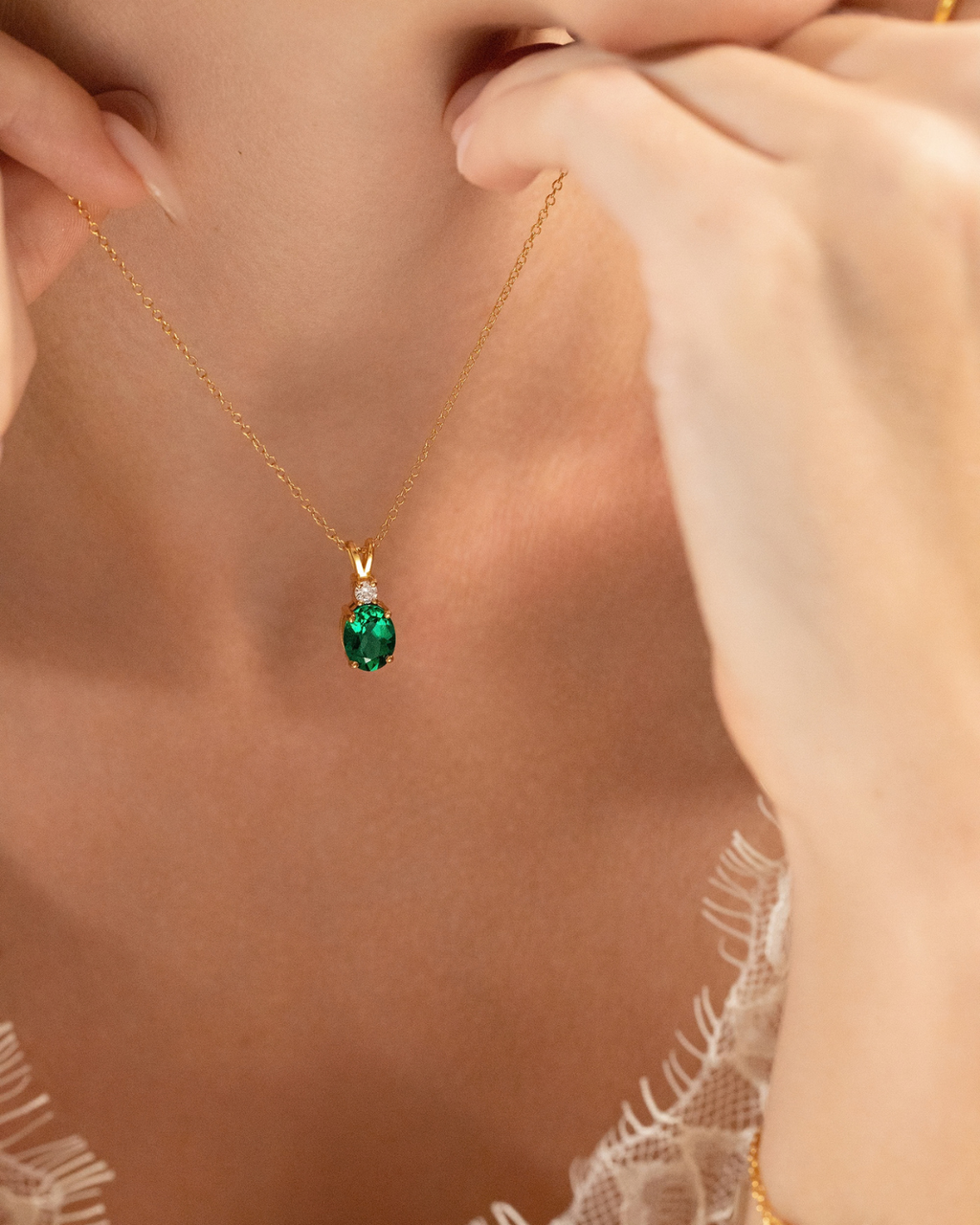 Collier pendentif émeraude en vermeil d'or 18 carats