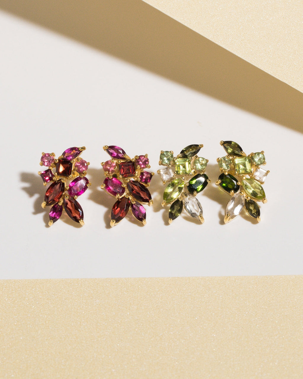 Boucles d'oreilles grappe en vermeil 18 carats avec grandes pierres rouges