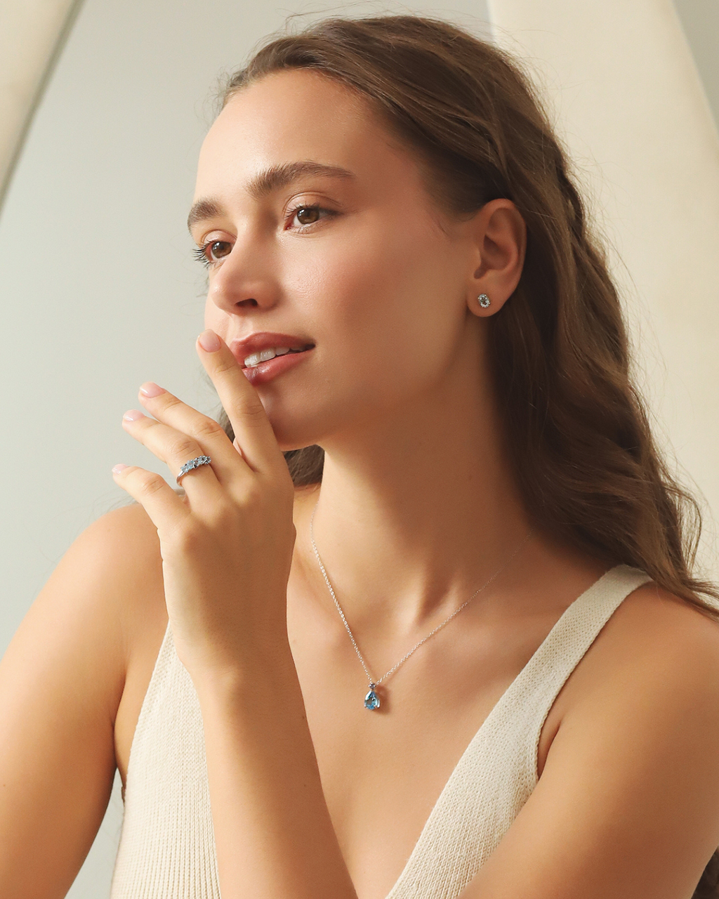 Collier pendentif poire en saphir bleu et topaze bleue en argent sterling