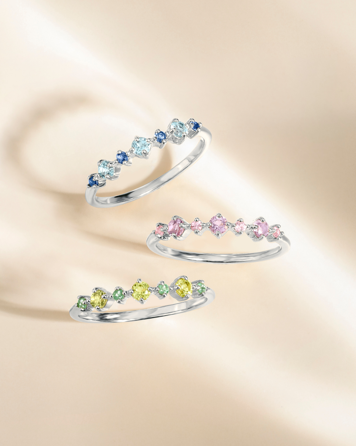 Demi-alliance empilable émeraude et péridot en argent sterling