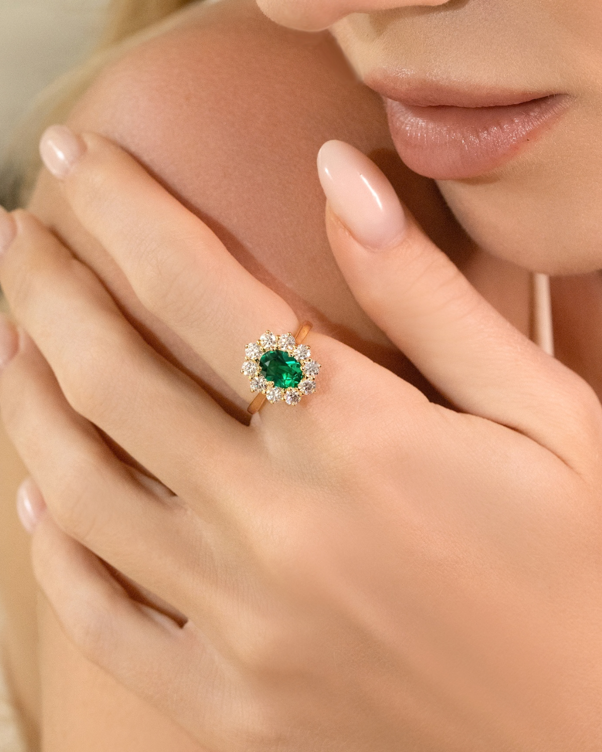 Bague de Fiançailles Auréole Émeraude en Vermeil d'Or 18 carats