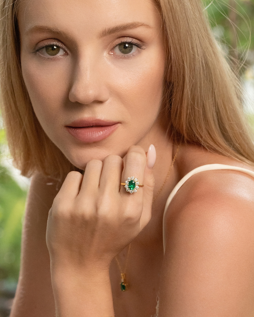 Bague de Fiançailles Auréole Émeraude en Vermeil d'Or 18 carats