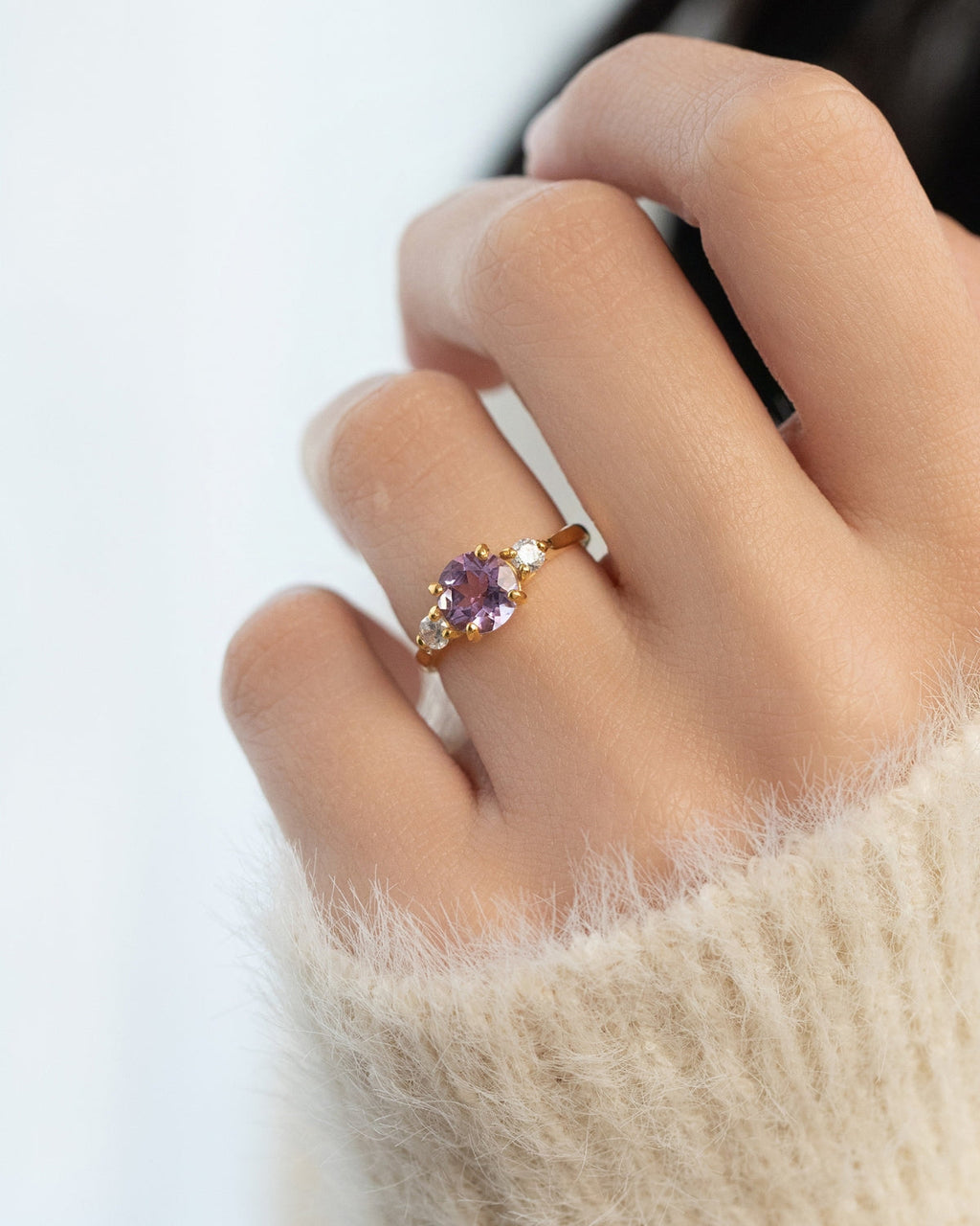 Bague trois pierres améthyste lavande en vermeil d'or 18 carats