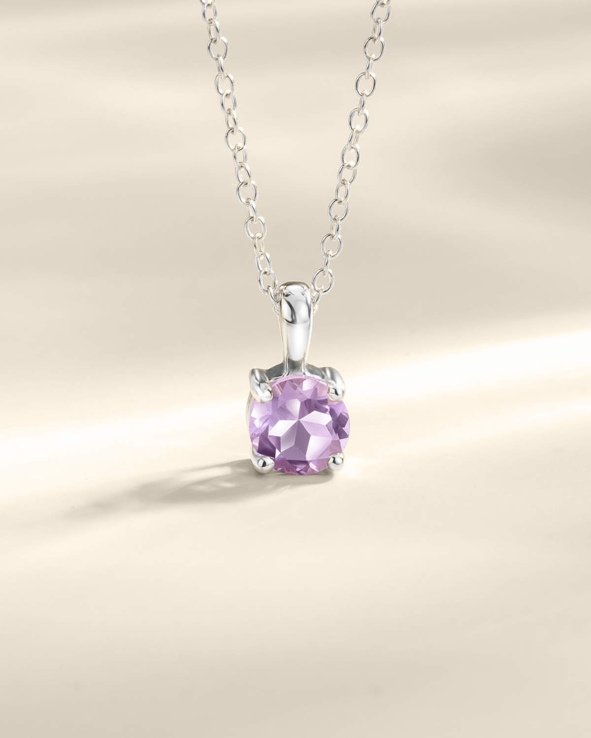 Pendentif solitaire améthyste lavande en argent sterling