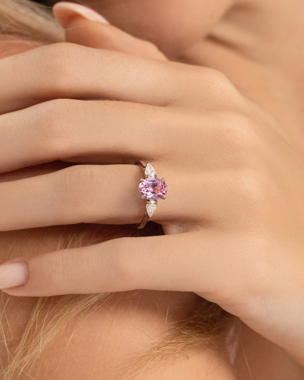 Bague de fiançailles trilogie ovale en saphir rose en argent sterling