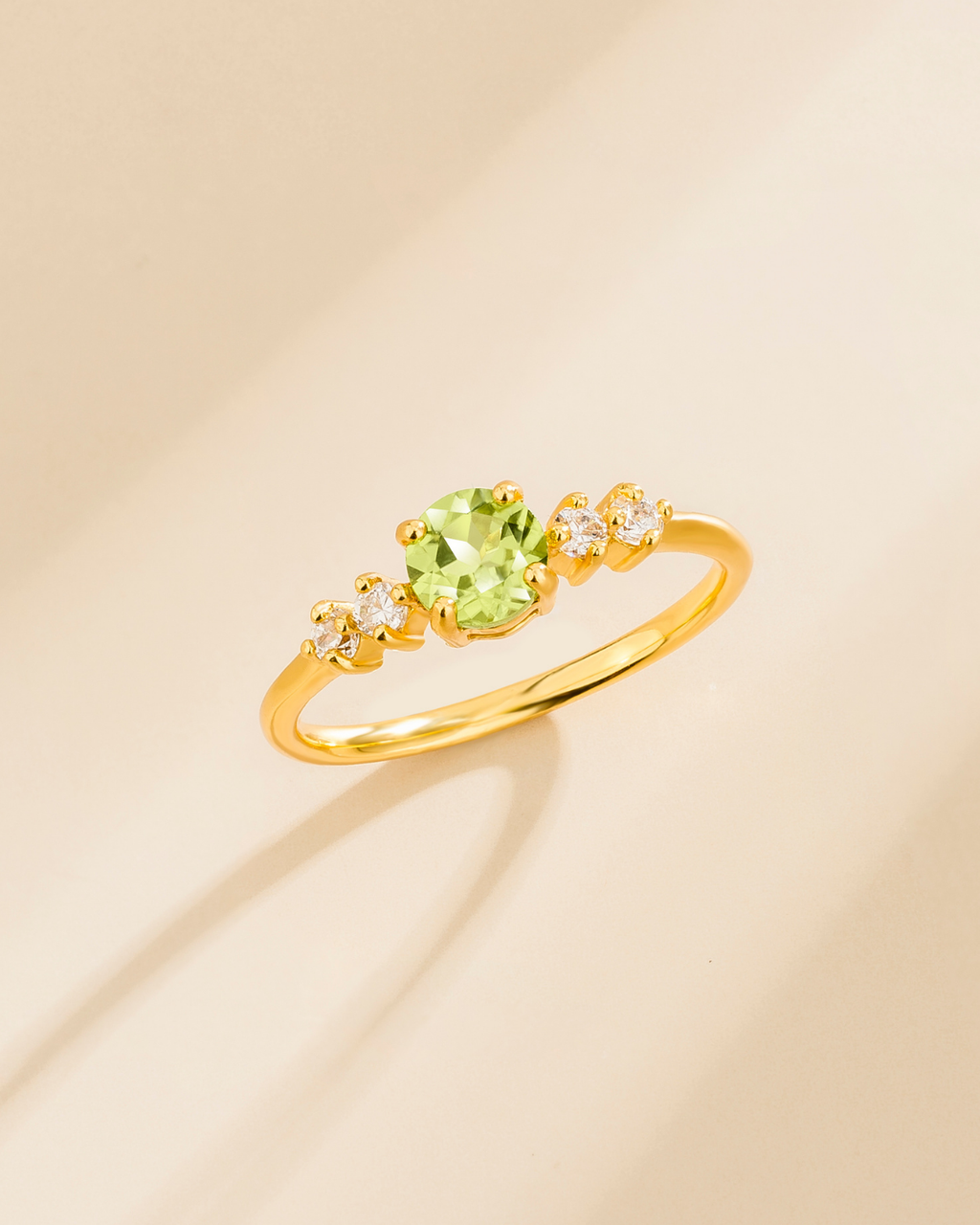 Bague cinq pierres péridot en vermeil 18 carats