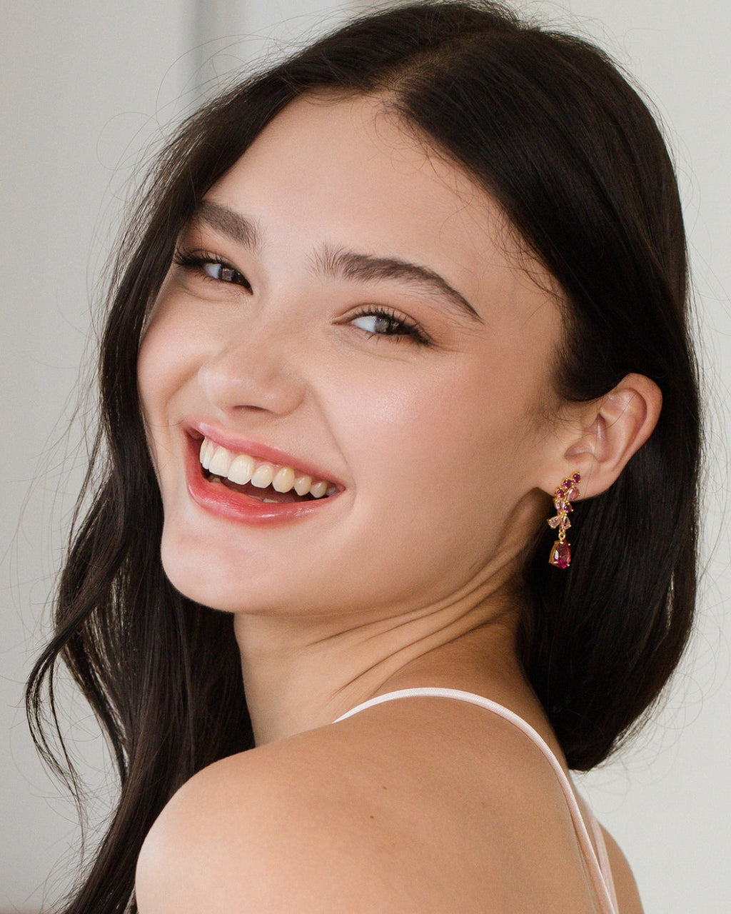 Boucles d'oreilles pendantes en gemmes roses en vermeil d'or 18 carats