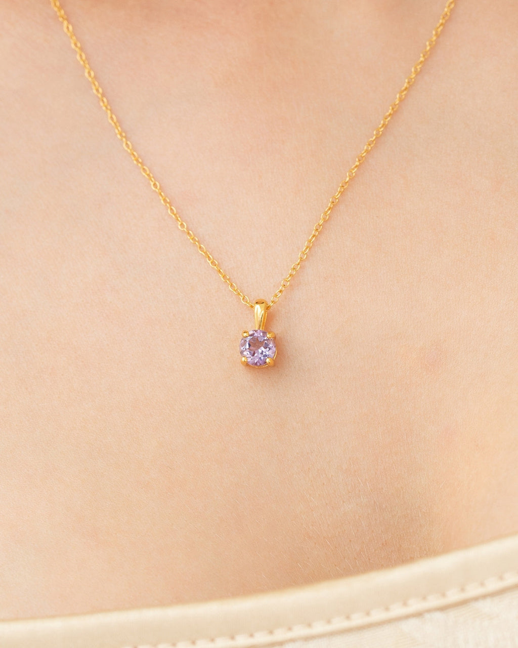 Collier pendentif solitaire Améthyste Lavande en Vermeil Or 18 carats