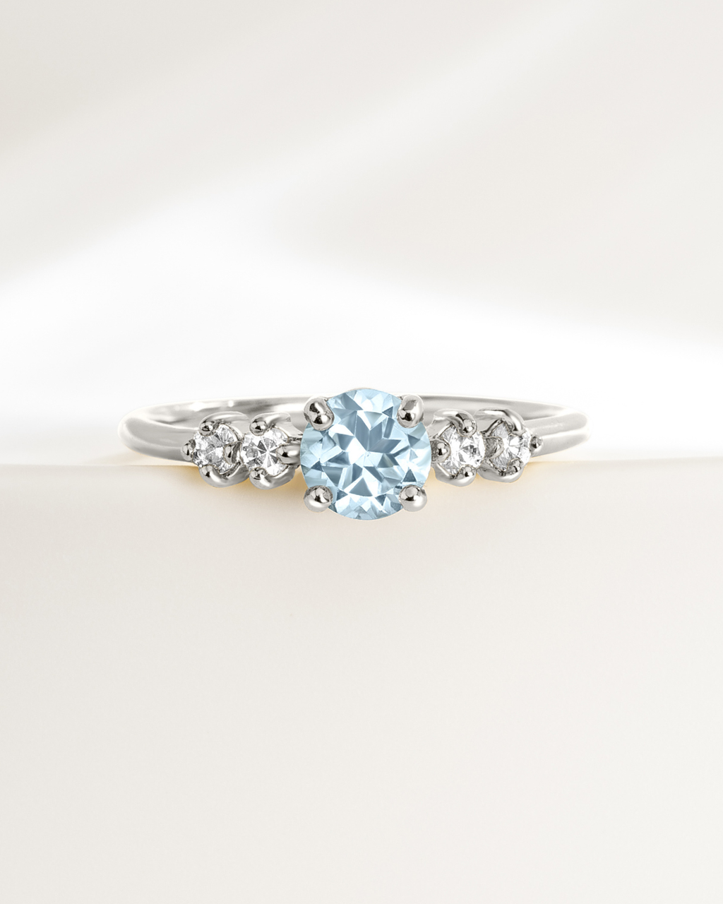 Parure de bijoux de tous les jours en topaze bleue et argent sterling