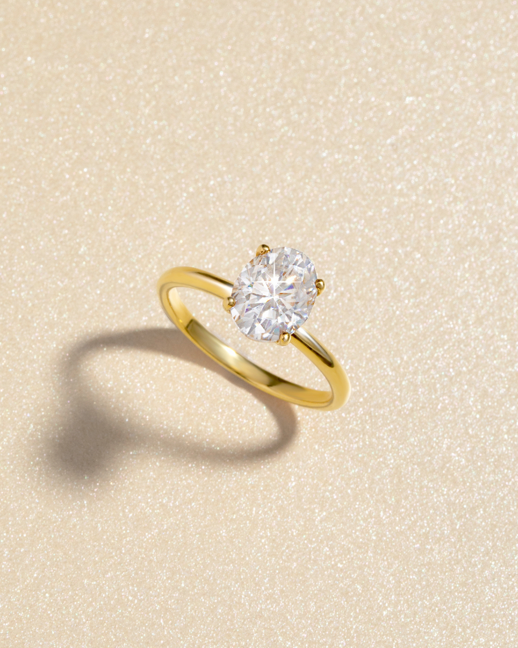 Bague de fiançailles solitaire ovale en moissanite de 2 carats en vermeil d'or 18 carats