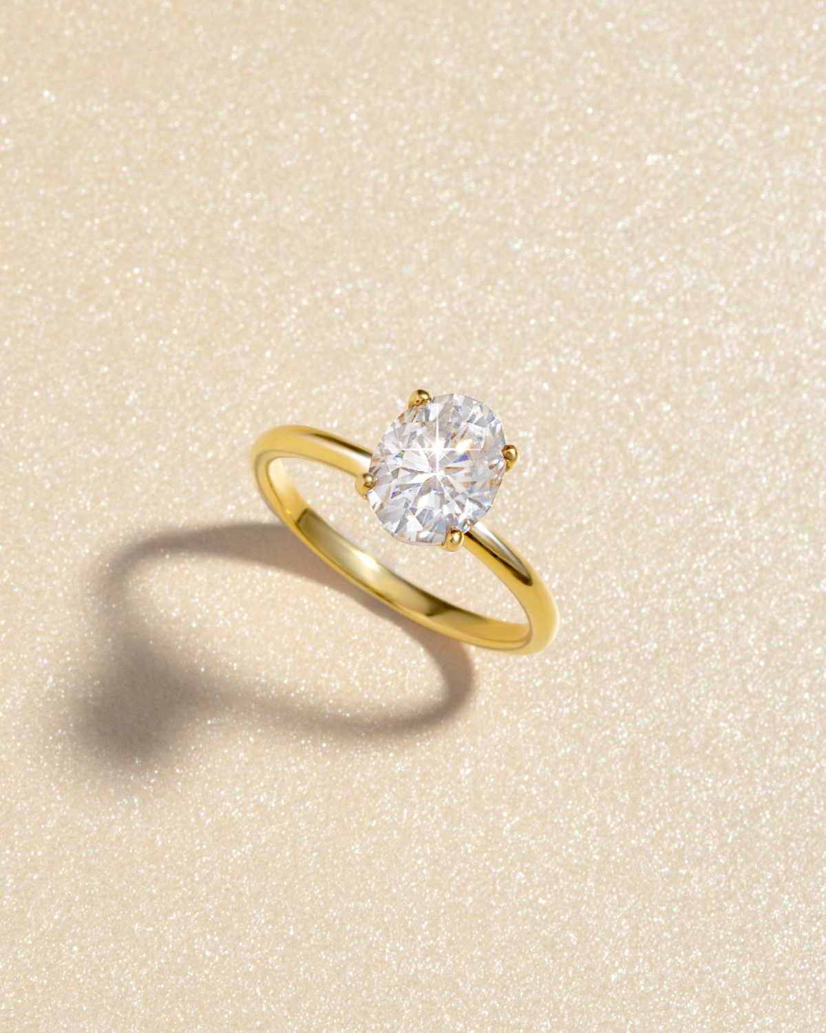 Bague de fiançailles solitaire ovale en moissanite de 2 carats en vermeil d'or 18 carats