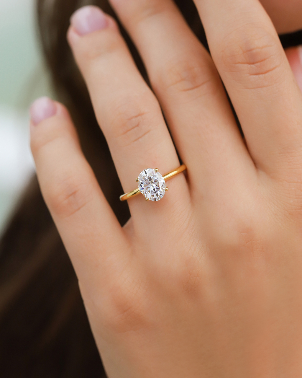 Bague de fiançailles solitaire ovale en moissanite de 2 carats en vermeil d'or 18 carats