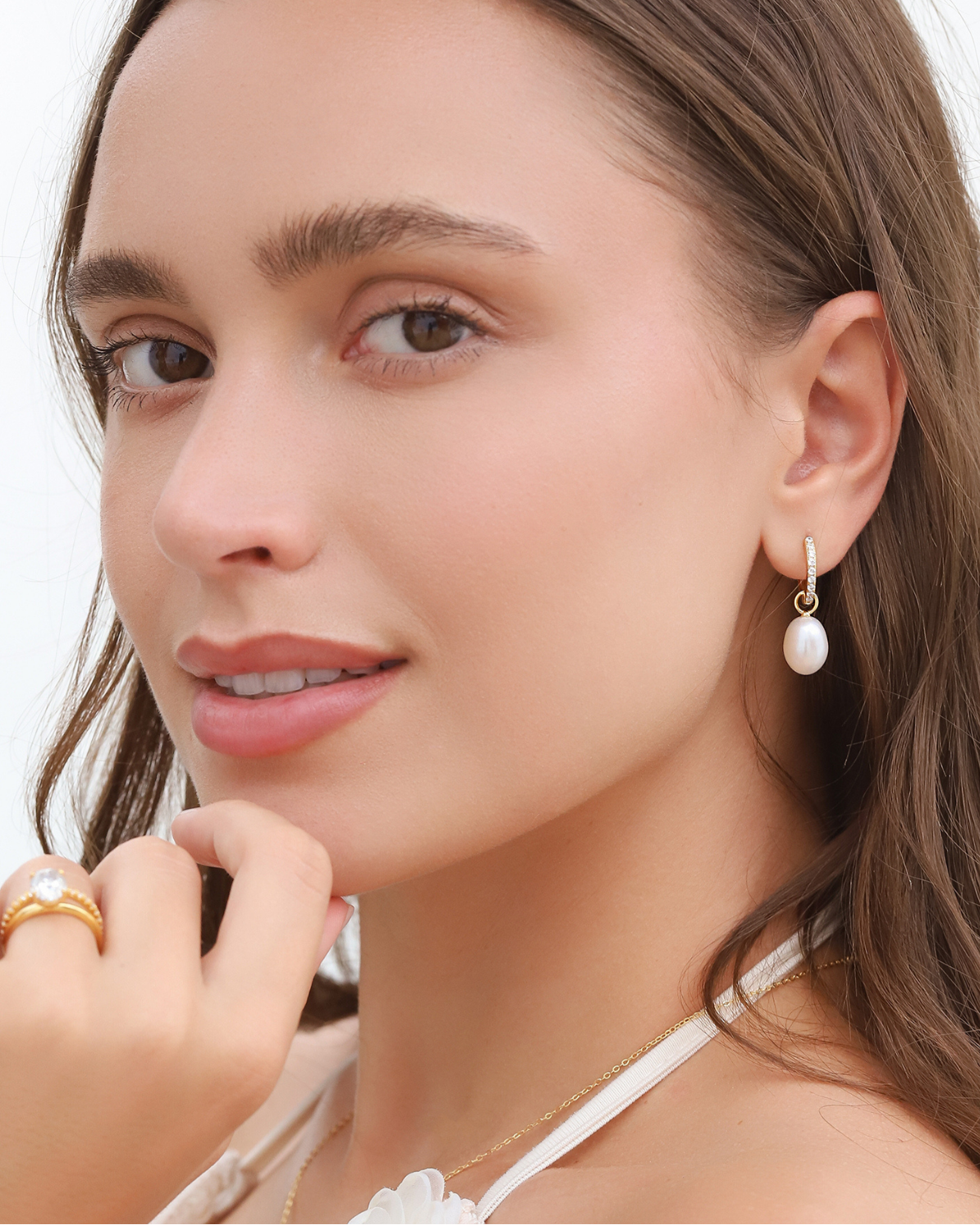 Boucles d'oreilles créoles avec perles d'eau douce en vermeil d'or 18 carats