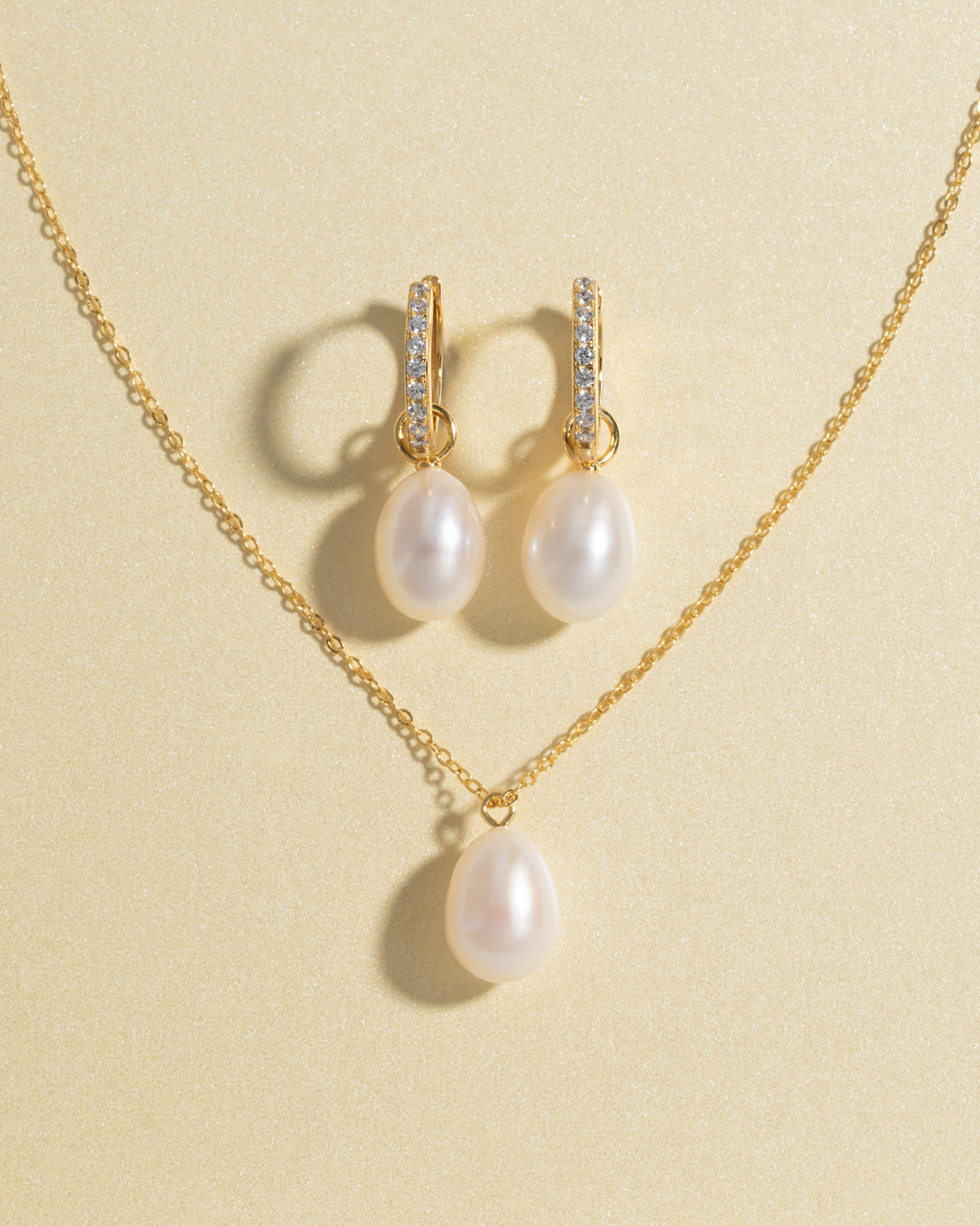 Timeless Pearl Jewellery Set in 18k Gold Vermeil - SJR London Timepiece