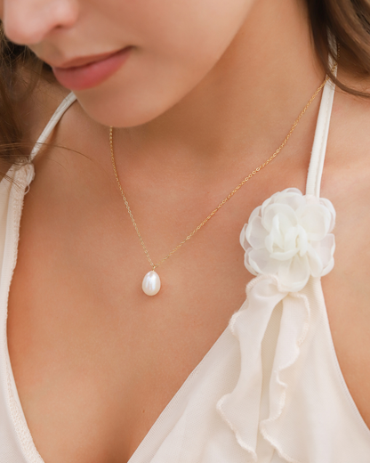 Large Freshwater Pearl Pendant Necklace in 18k Gold Vermeil - SJR London Timepiece