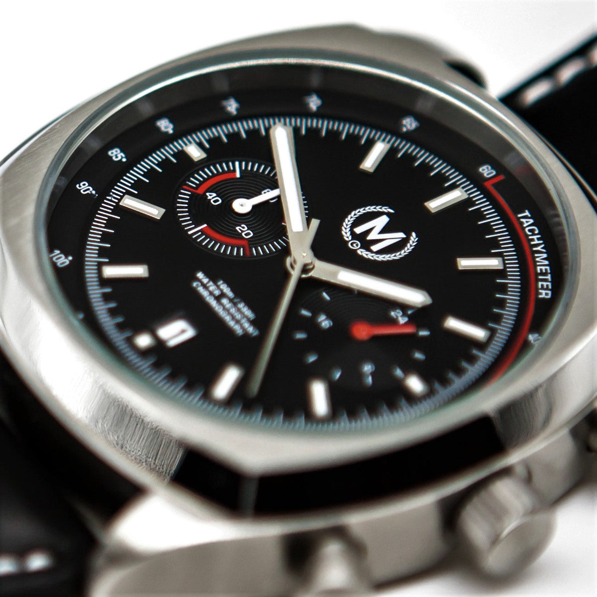 Chronomètre Classic Driver, bracelet noir et rouge (PRÉCOMMANDEZ DÈS MAINTENANT)