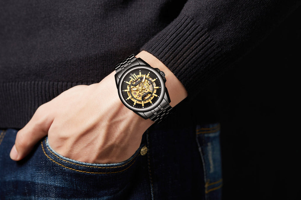 Montre automatique Mystique Anthony James noire, assemblée à la main