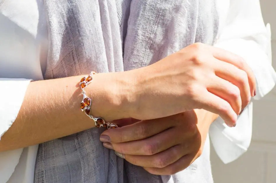 Bracelet maillons à feuilles en ambre