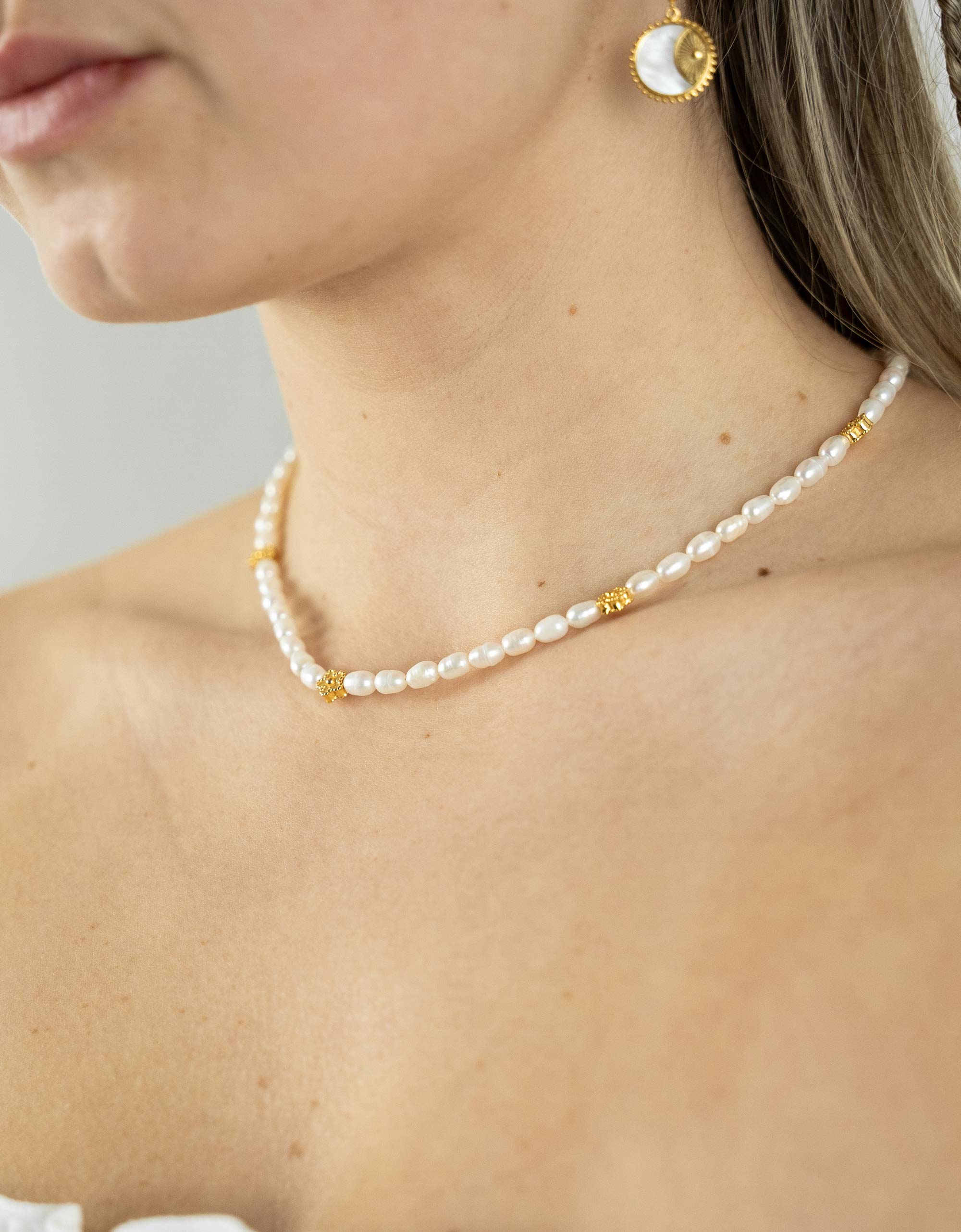 Collier de perles de fleurs