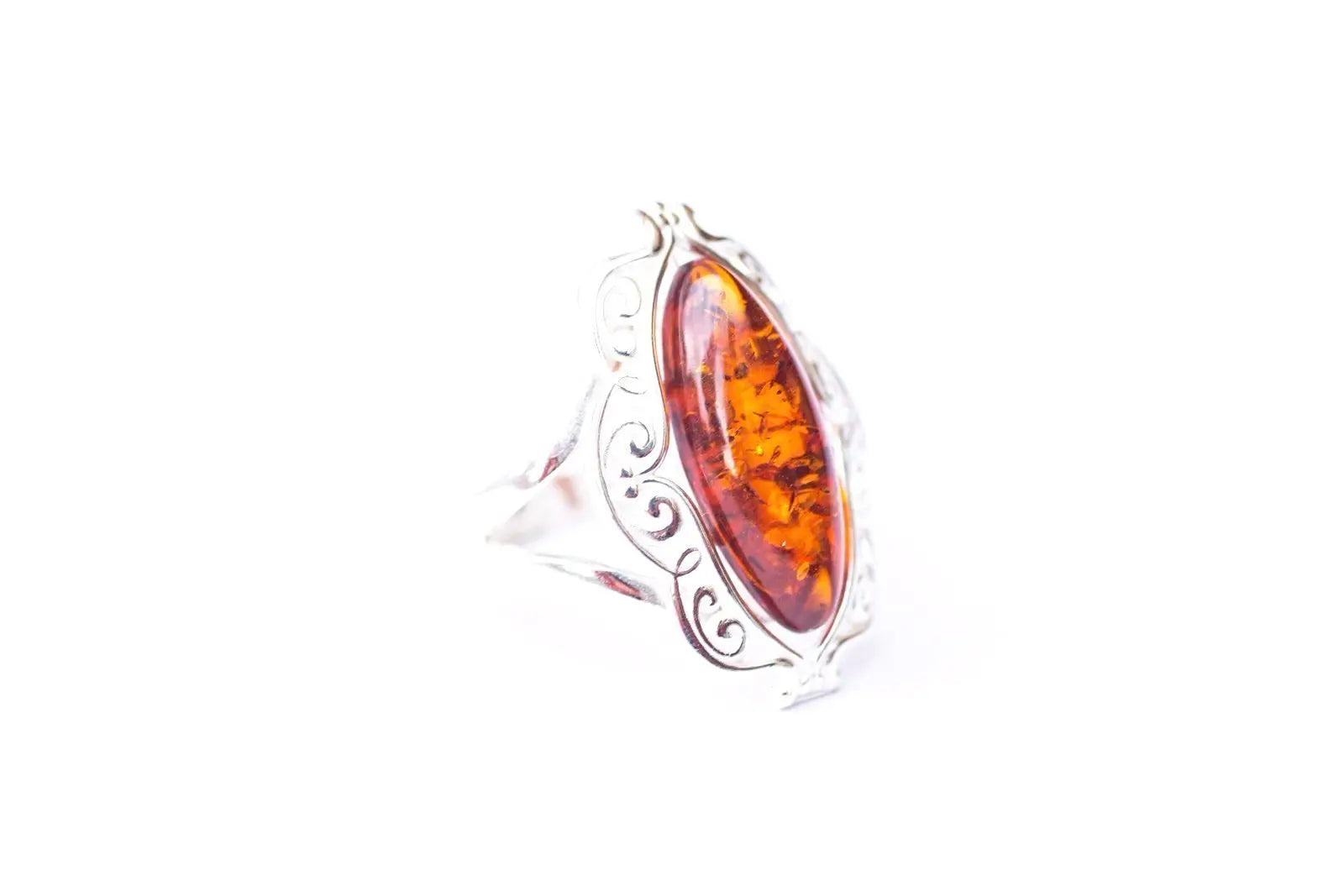 Bague décorative victorienne en ambre de la Baltique