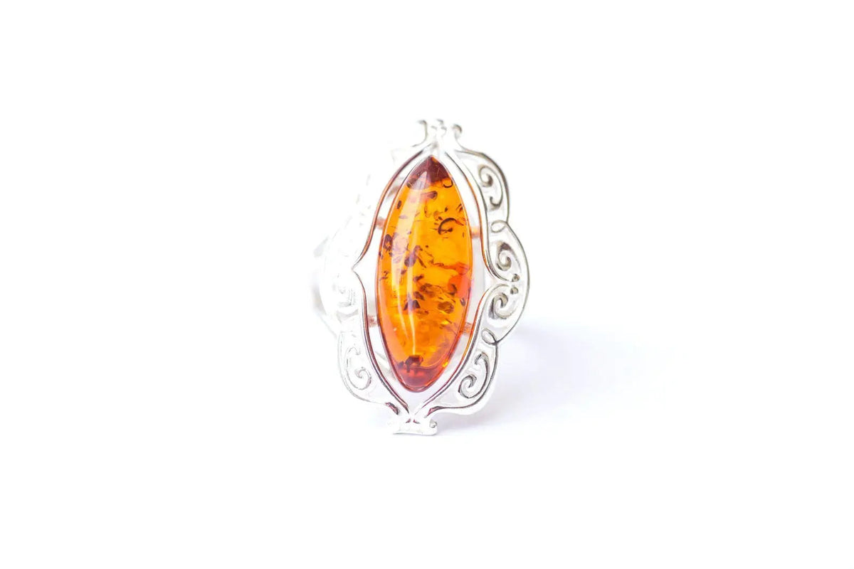 Bague décorative victorienne en ambre de la Baltique