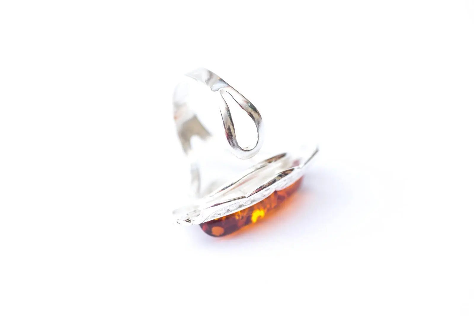 Bague décorative victorienne en ambre de la Baltique