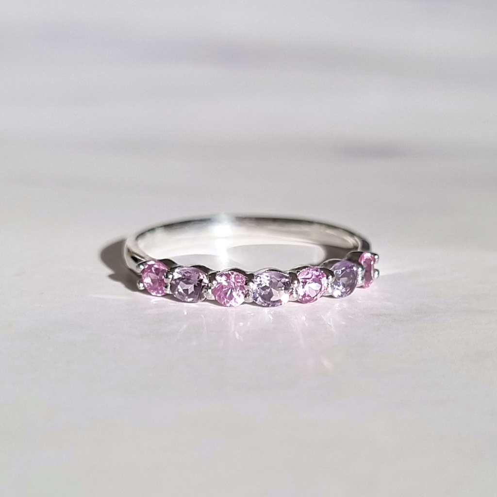 Bague demi-éternité en argent sterling avec saphir rose et améthyste rose