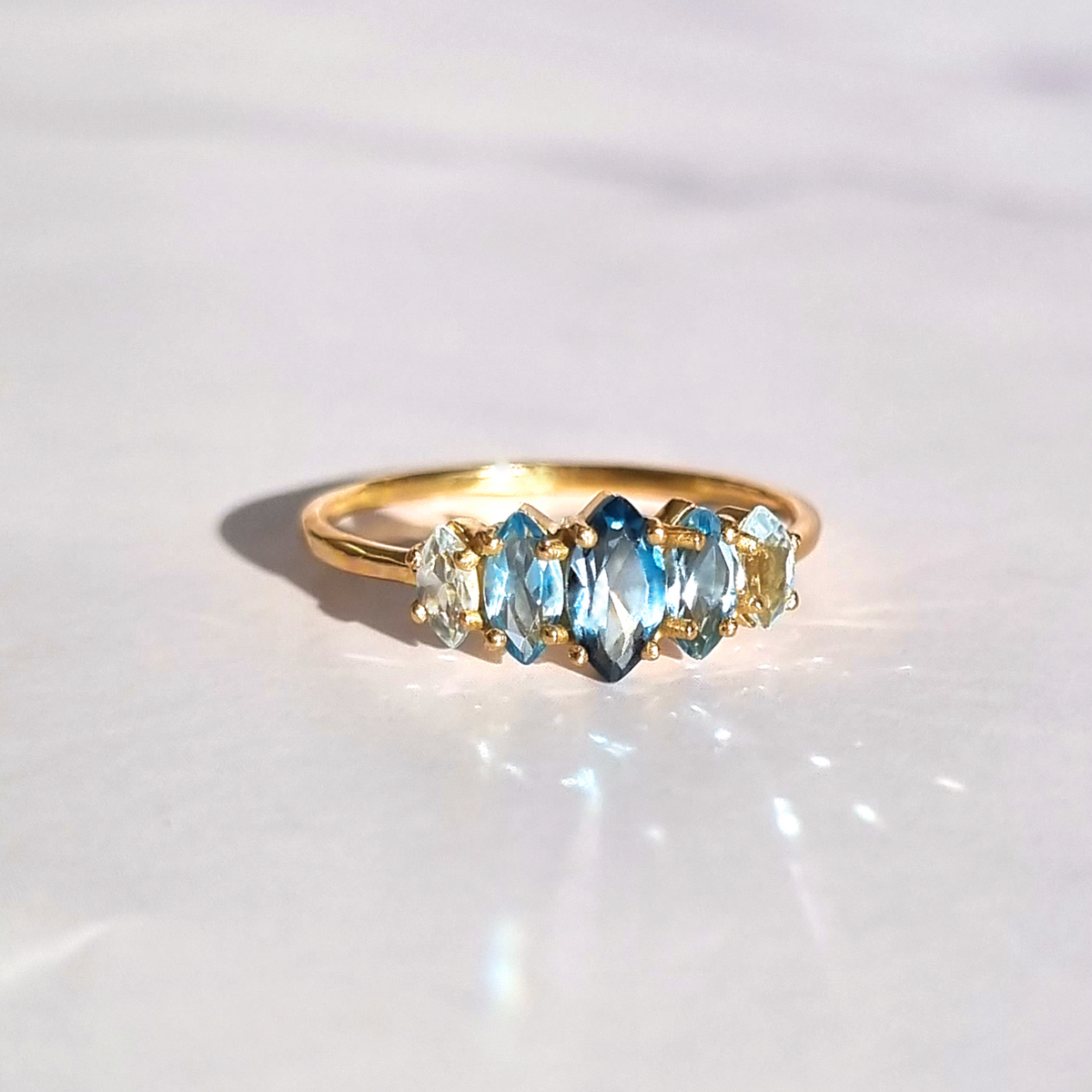 Bague Ombre Topaze Bleue en Vermeil d'Or 18 carats