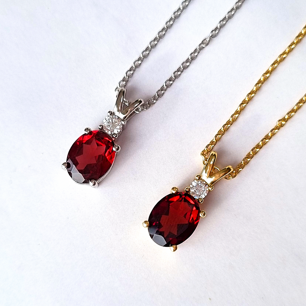Collier pendentif grenat en vermeil 18 carats