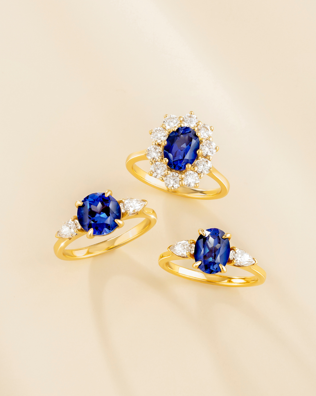 Bague de Fiançailles Halo Saphir Bleu en Vermeil d'Or 18 carats