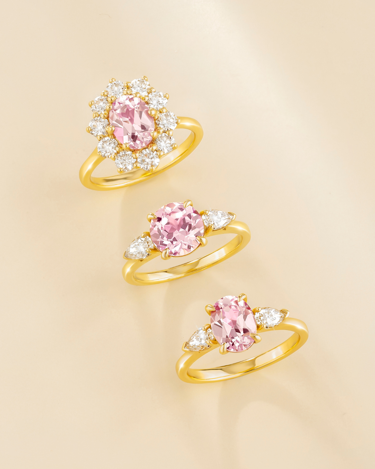 Bague de fiançailles trilogie en vermeil d'or 18 carats avec saphir rose taille ovale