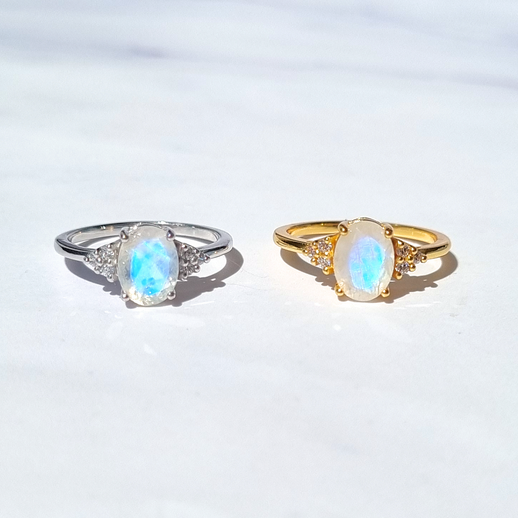 Bague Pierre de Lune Arc-en-Ciel en Vermeil Or 18 carats (Taille Ovale)