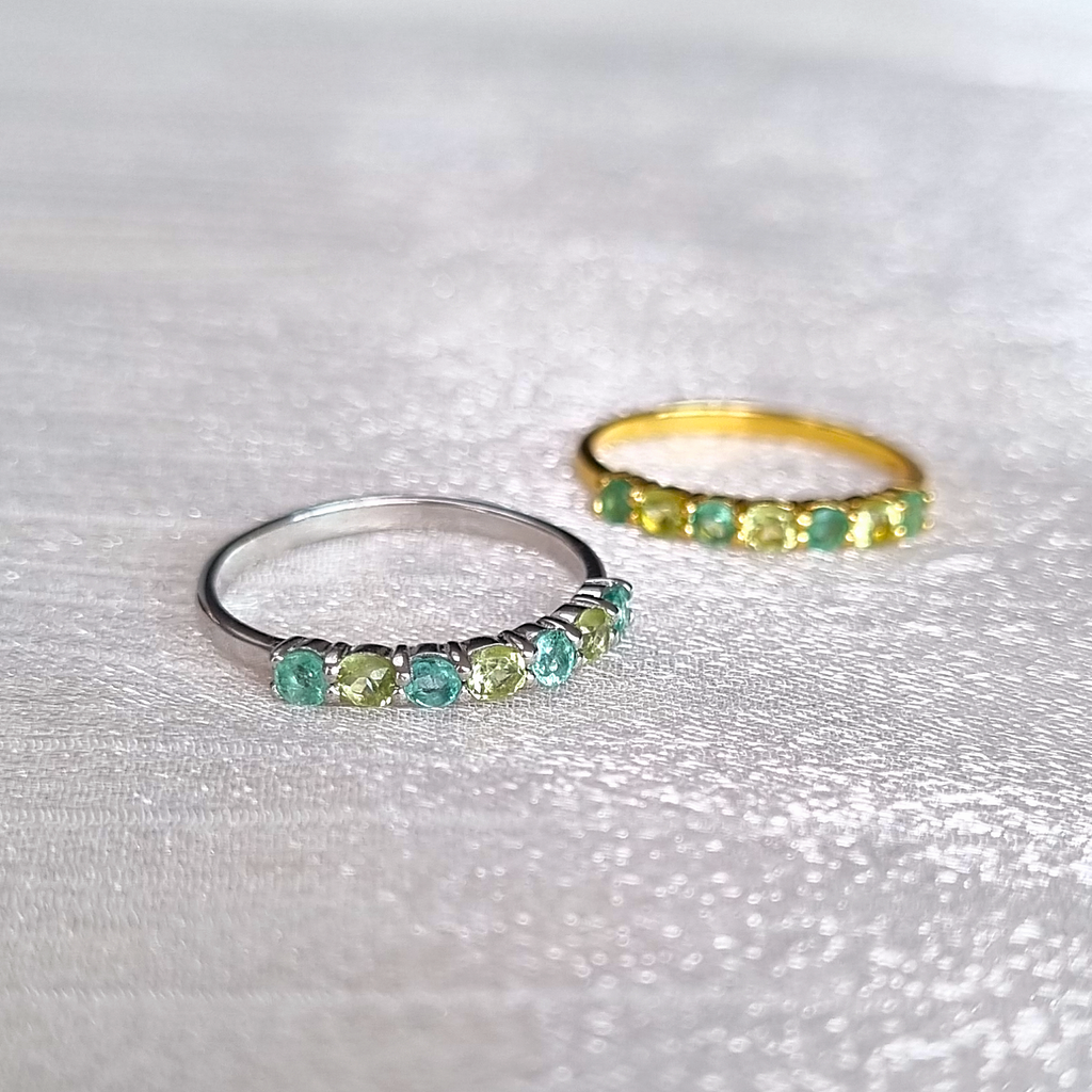 Demi-alliance Émeraude et Péridot en Argent Sterling
