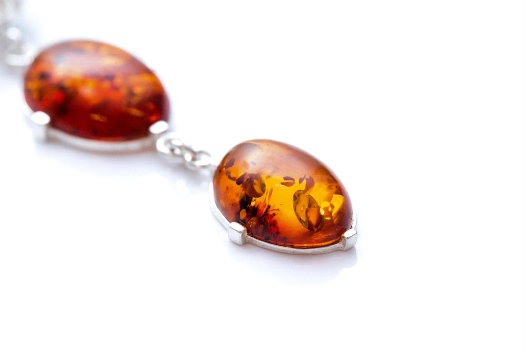 Collier Y à pendentif long en ambre