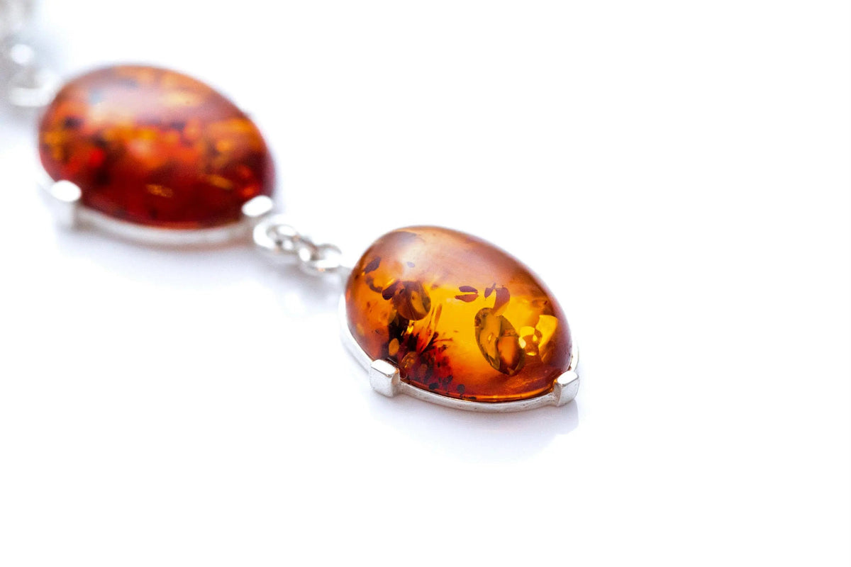 Collier Y à pendentif long en ambre