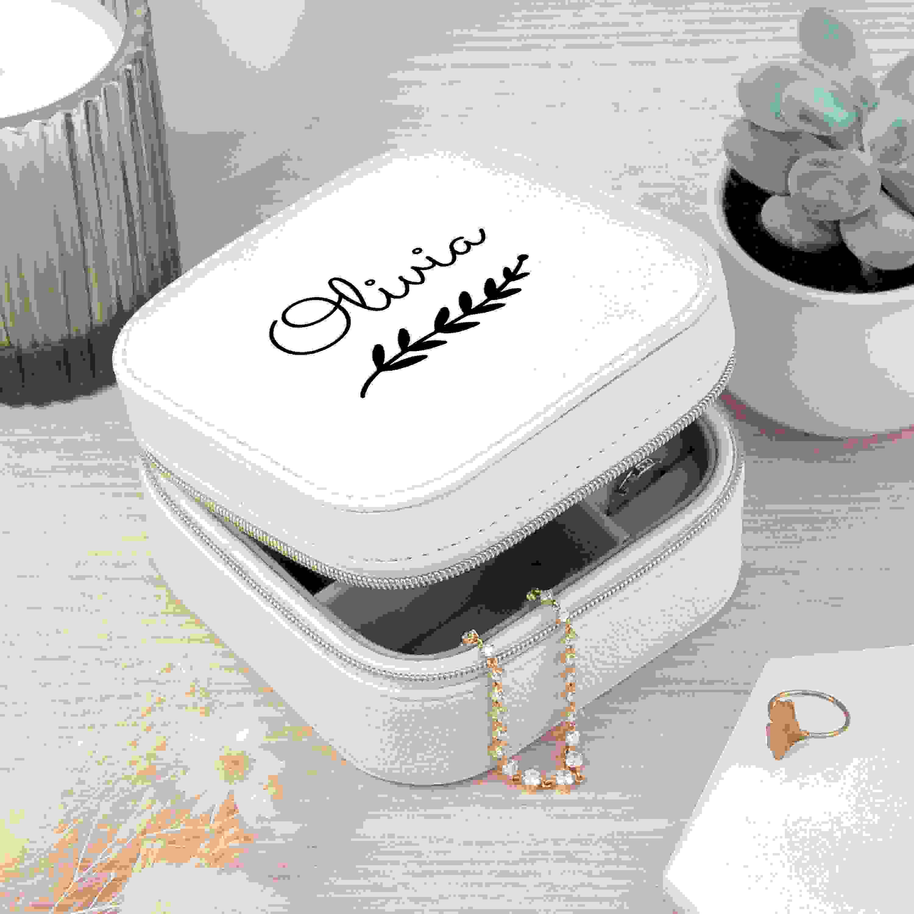 Personalised Wreath White Travel Jewellery Case