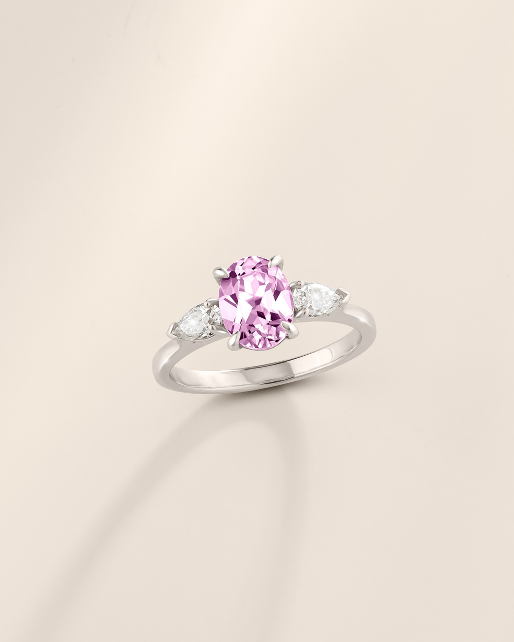 Bague de fiançailles trilogie ovale en saphir rose en argent sterling