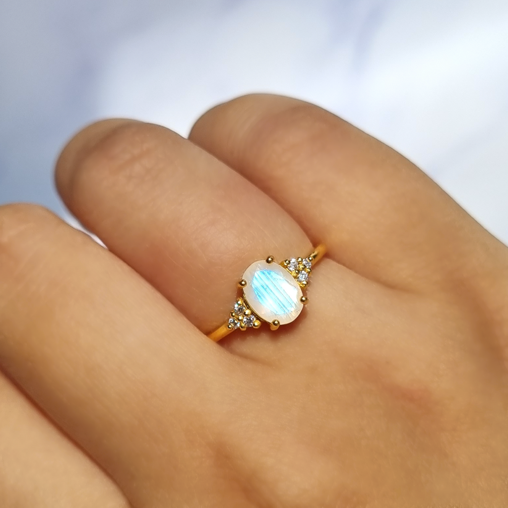 Bague Pierre de Lune Arc-en-Ciel en Vermeil Or 18 carats (Taille Ovale)